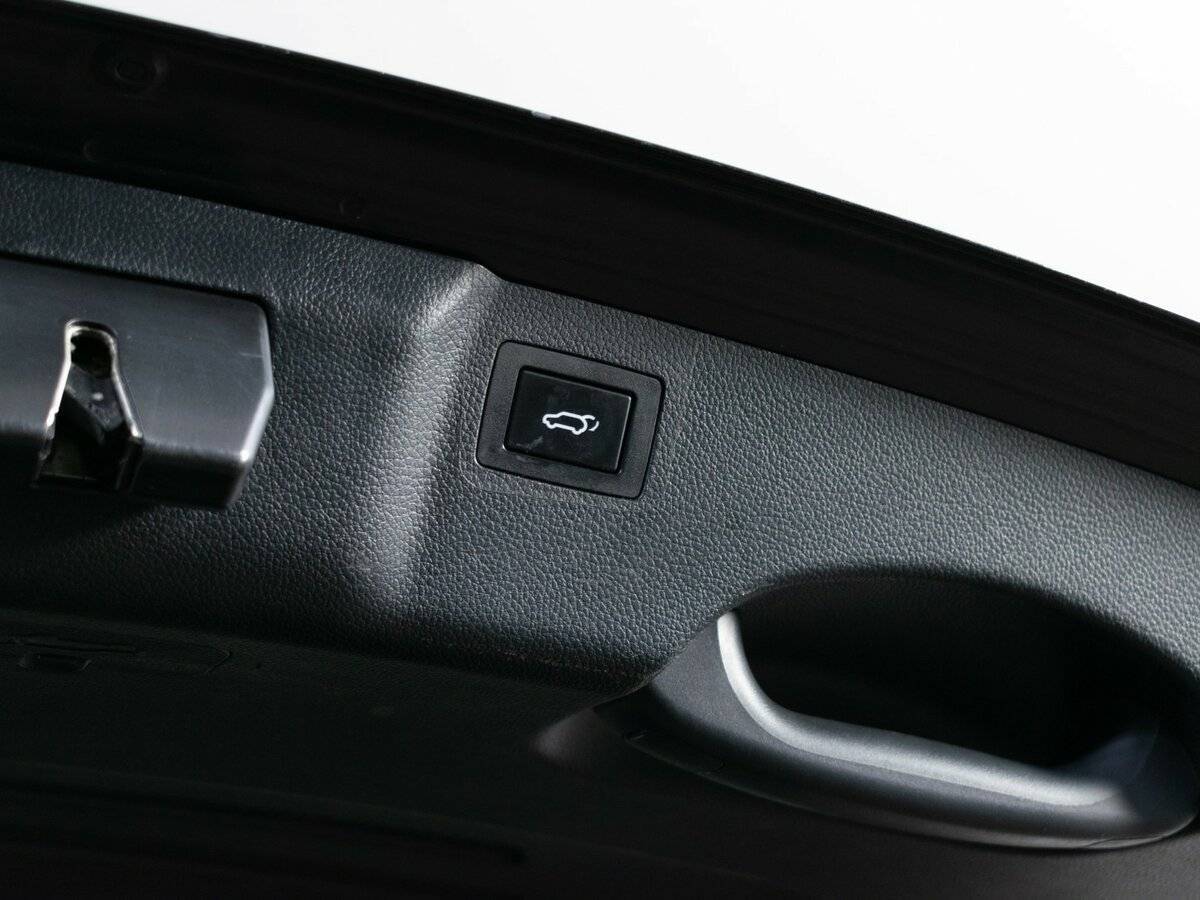 Hyundai Santa Fe с пробегом — 2017 год. Фото: #9