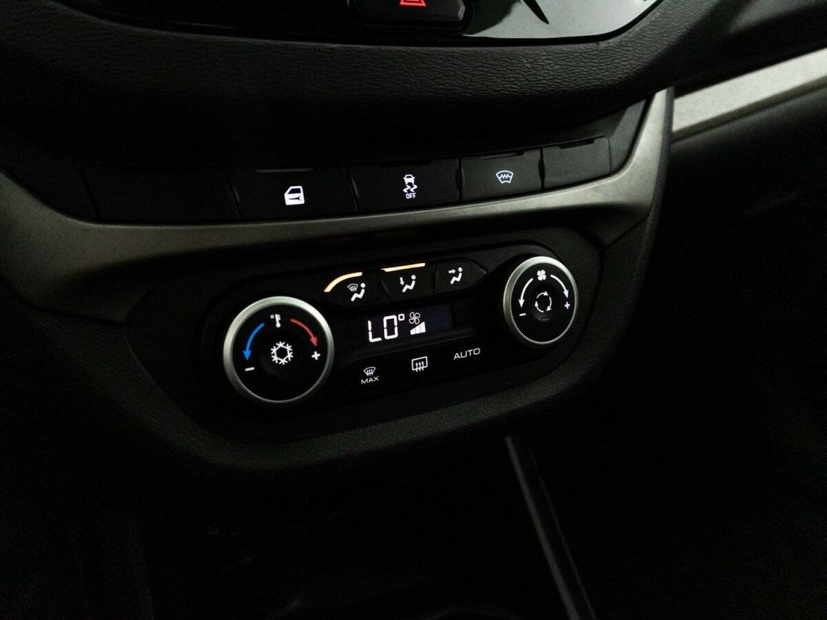 Lada (ВАЗ) Vesta с пробегом — 2019 год. Фото: #15