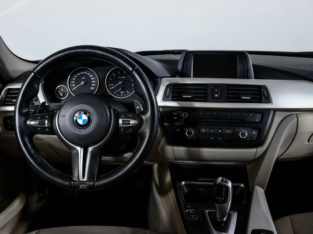 BMW 3 серии с пробегом — 2013 год. Фото: #9