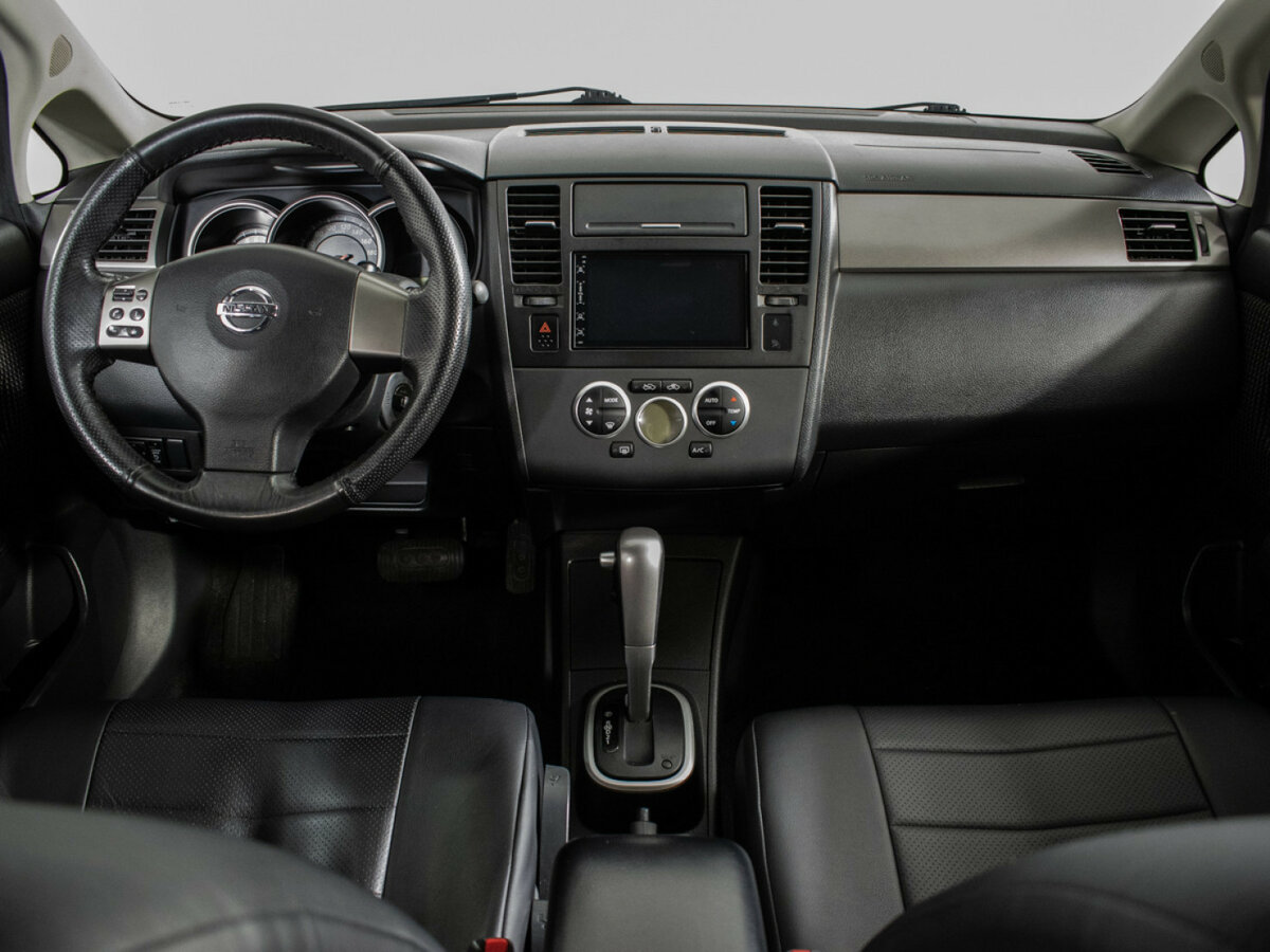 Nissan Tiida с пробегом — 2013 год. Фото: #10