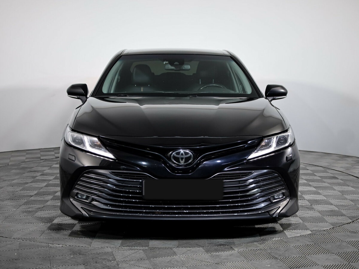 Toyota Camry с пробегом — 2021 год. Фото: #1
