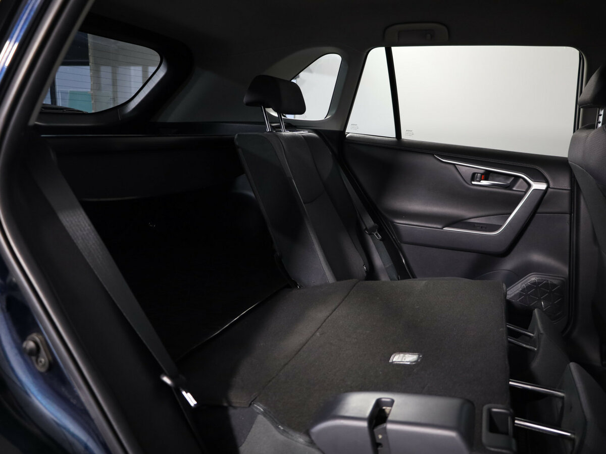 Toyota RAV4 с пробегом — 2019 год. Фото: #14