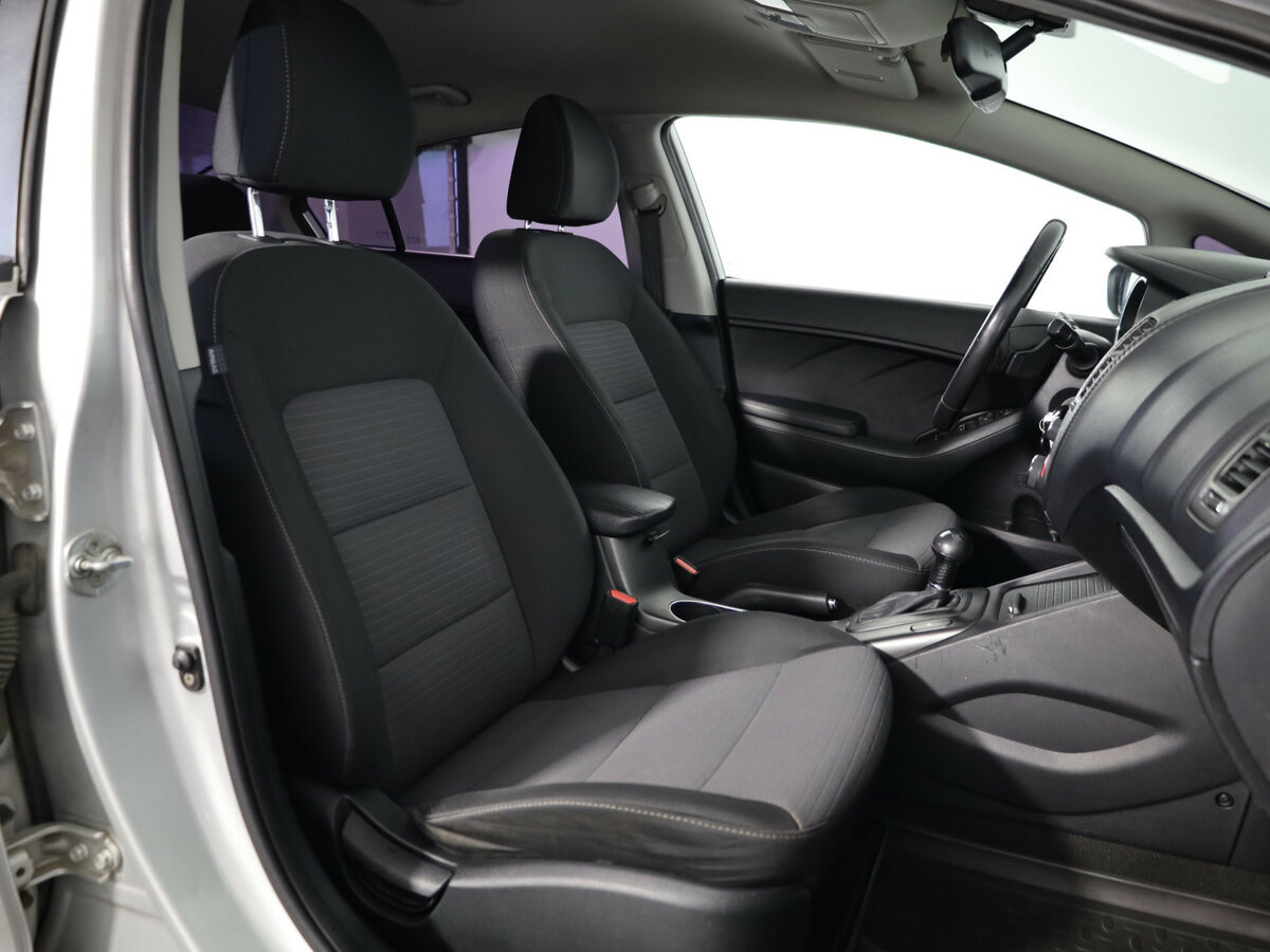 Kia Cerato с пробегом — 2013 год. Фото: #10