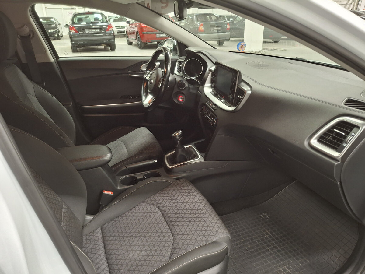 Kia Ceed с пробегом — 2019 год. Фото: #10