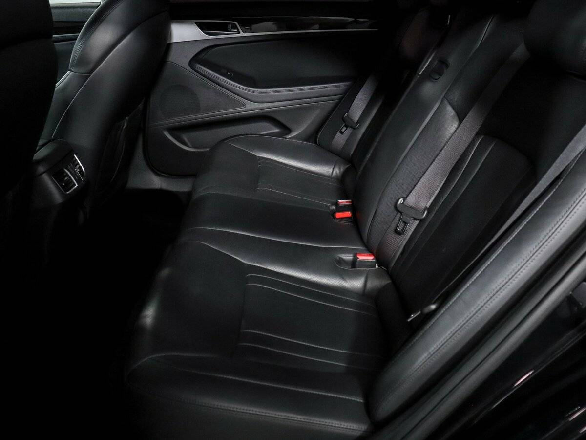 Hyundai Genesis с пробегом — 2016 год. Фото: #7