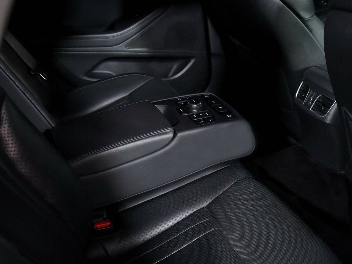 Hyundai Genesis с пробегом — 2016 год. Фото: #12