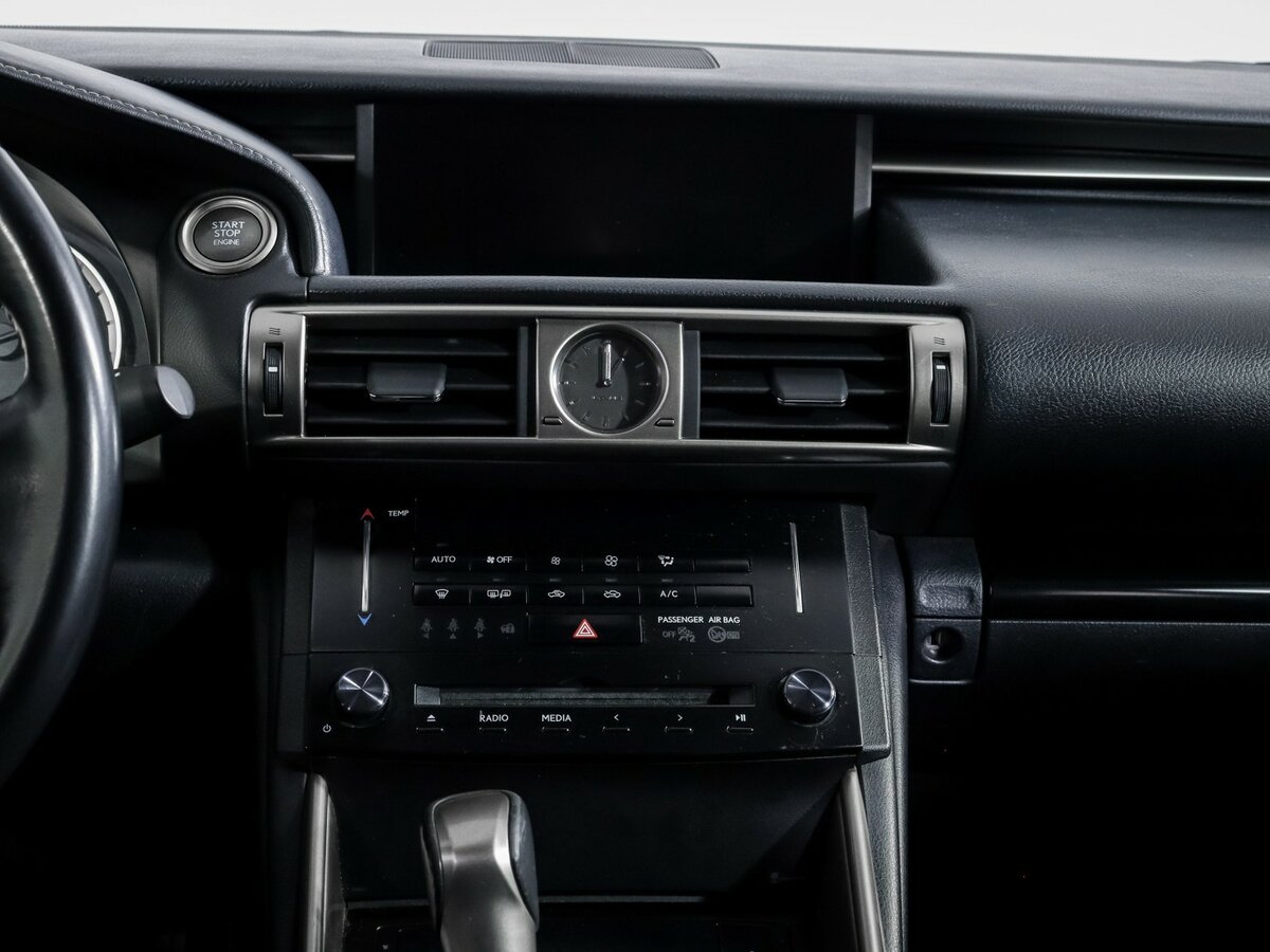 Lexus IS с пробегом — 2013 год. Фото: #10