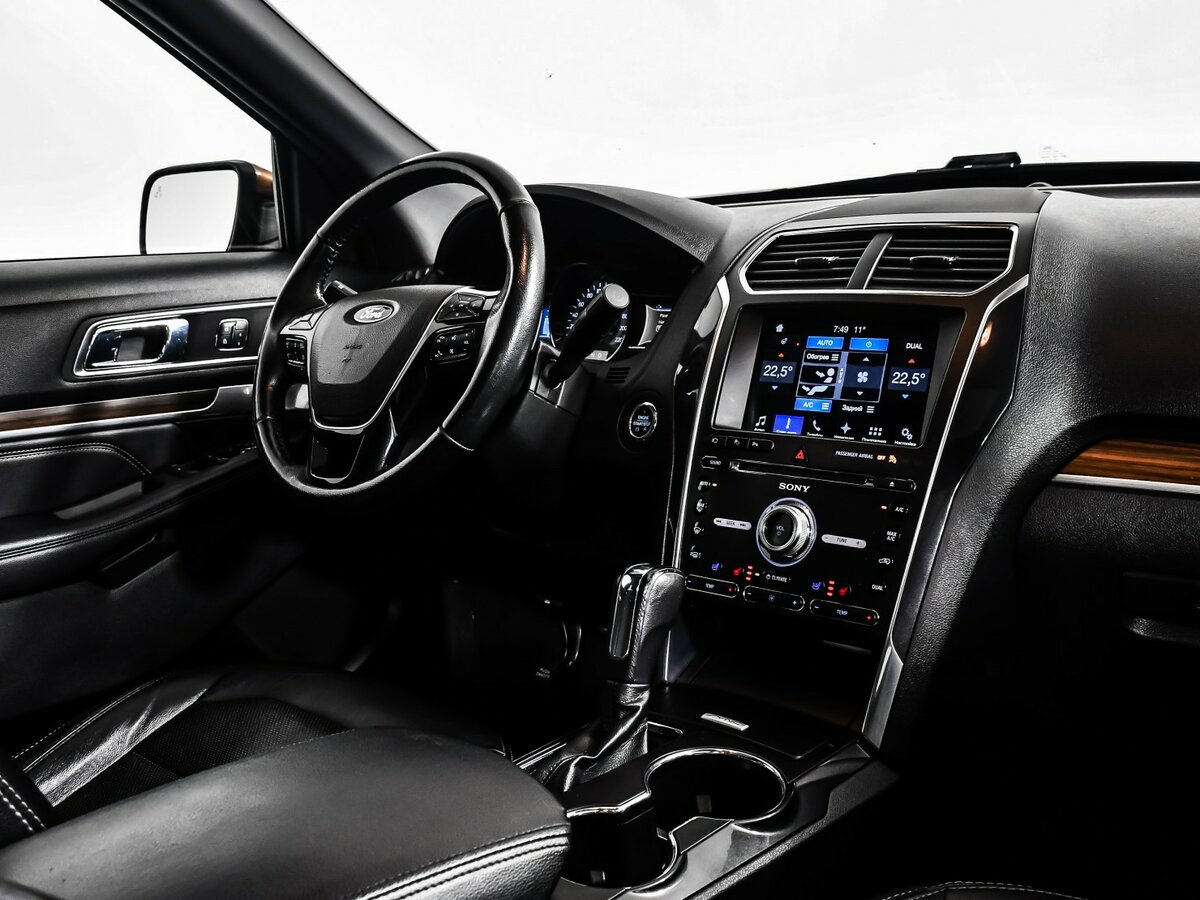 Ford Explorer с пробегом — 2018 год. Фото: #11