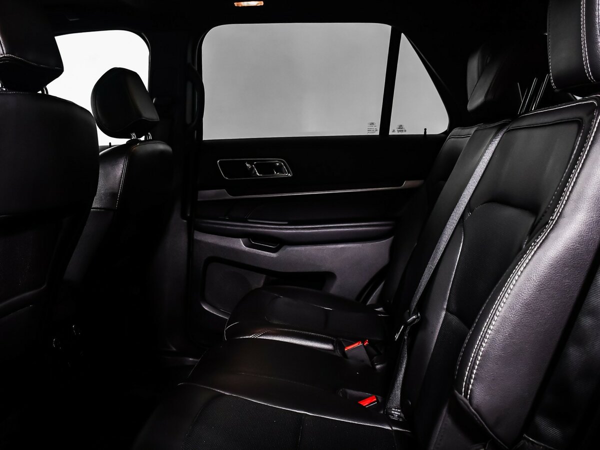 Ford Explorer с пробегом — 2018 год. Фото: #12