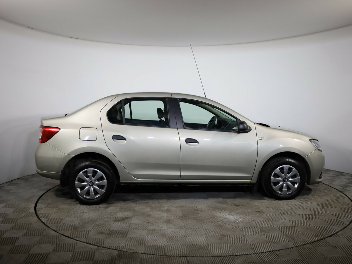 Renault Logan с пробегом — 2015 год. Фото: #3