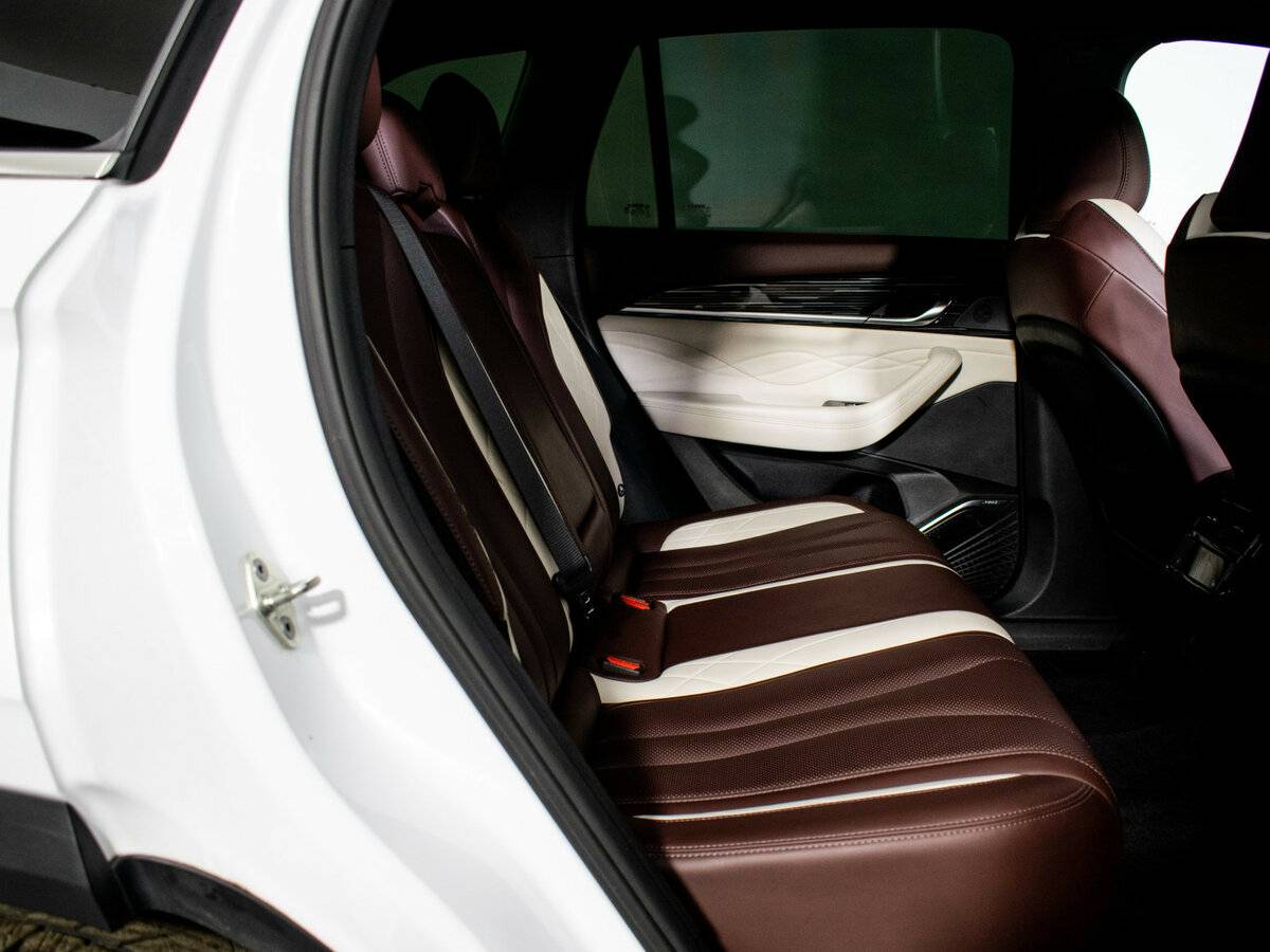 Geely Monjaro с пробегом — 2023 год. Фото: #11