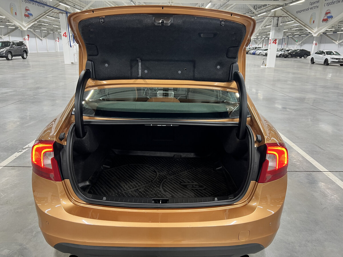 Volvo S60 с пробегом — 2012 год. Фото: #9