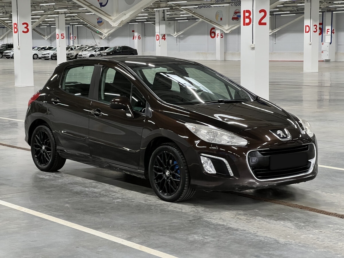 Peugeot 308 с пробегом — 2012 год. Фото: #2