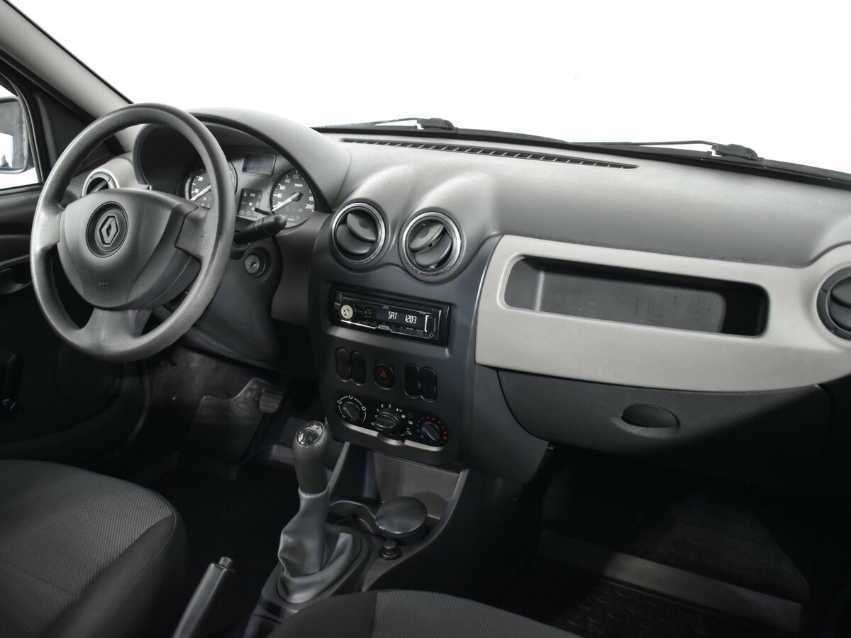 Renault Logan с пробегом — 2013 год. Фото: #9