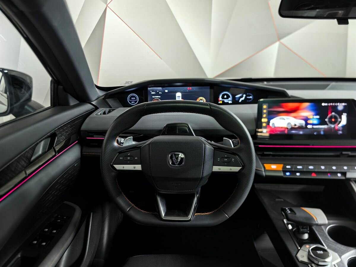 Changan UNI-V с пробегом — 2023 год. Фото: #14