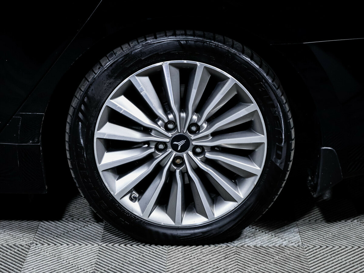 Hyundai Equus с пробегом — 2013 год. Фото: #14