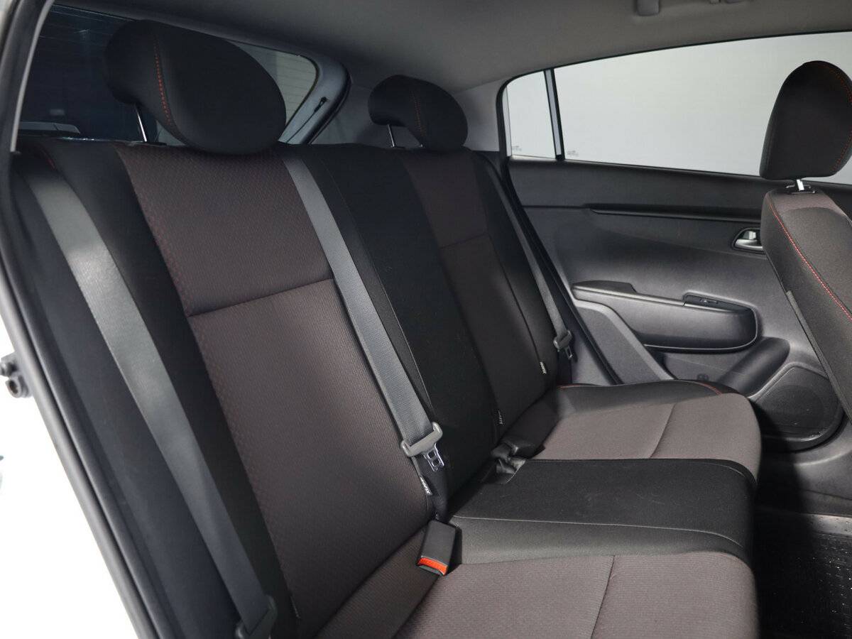 Kia Rio с пробегом — 2021 год. Фото: #9