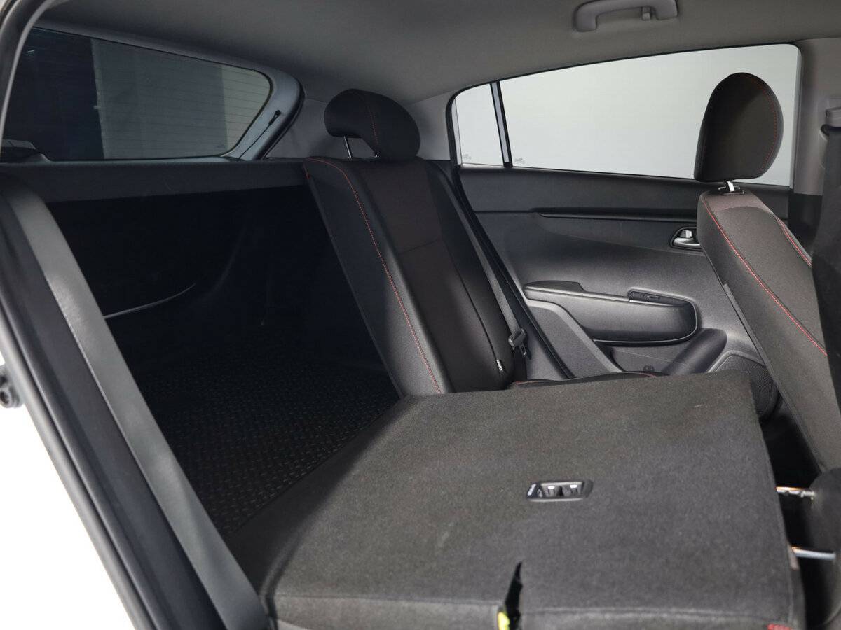 Kia Rio с пробегом — 2021 год. Фото: #10