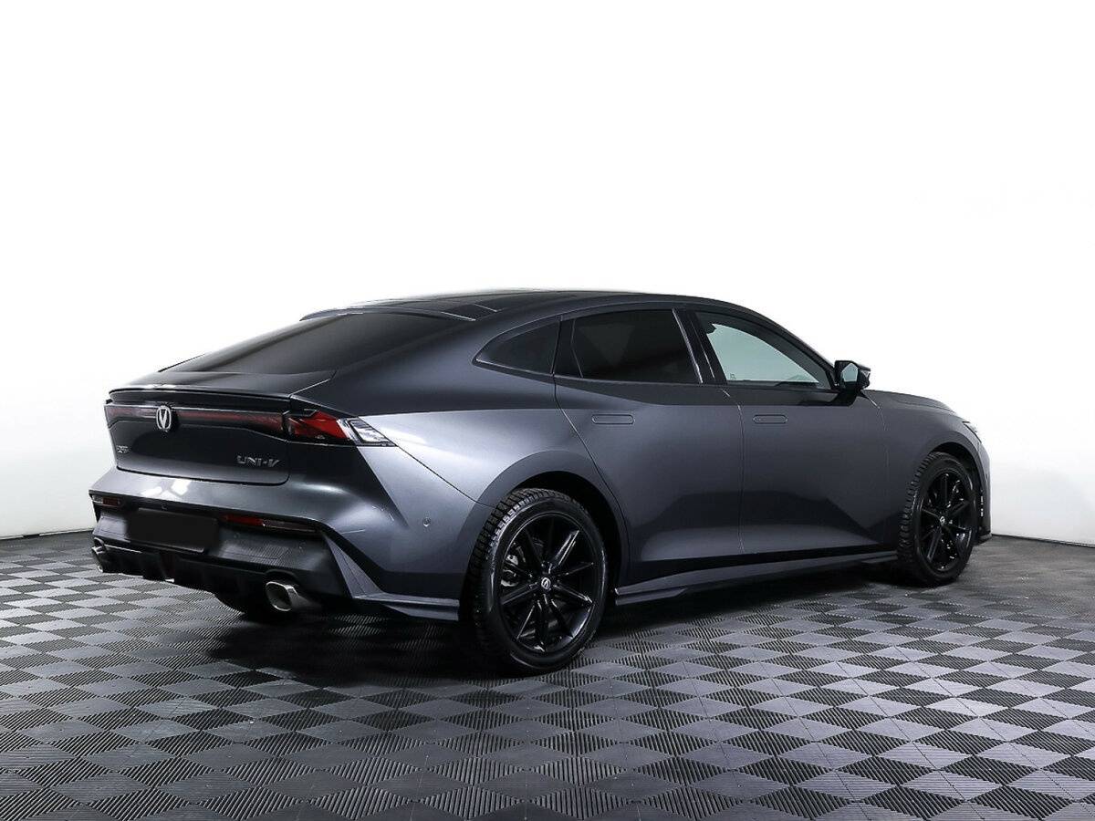 Changan UNI-V с пробегом — 2023 год. Фото: #4