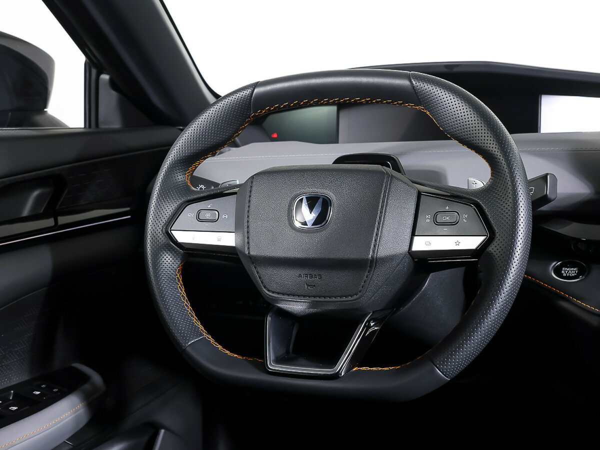 Changan UNI-V с пробегом — 2023 год. Фото: #15