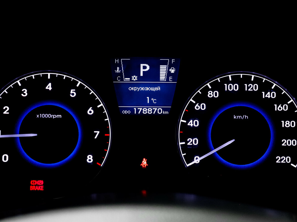 Hyundai Solaris с пробегом — 2012 год. Фото: #8