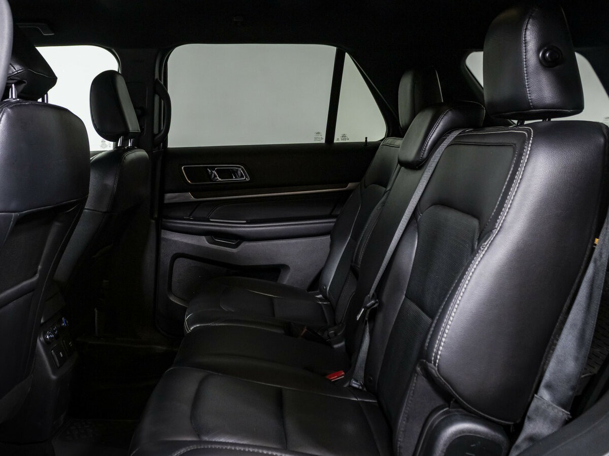 Ford Explorer с пробегом — 2018 год. Фото: #10