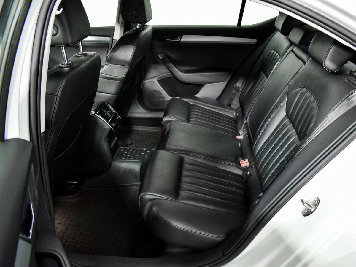 Skoda Superb с пробегом — 2018 год. Фото: #8