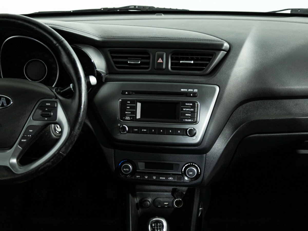 Kia Rio с пробегом — 2016 год. Фото: #13