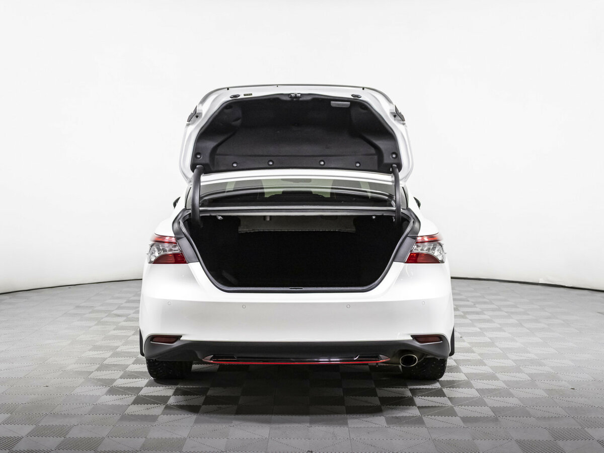 Toyota Camry с пробегом — 2021 год. Фото: #15