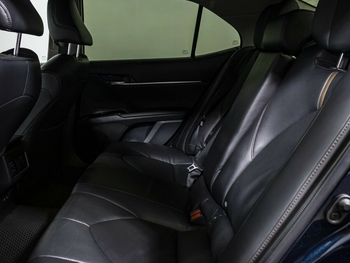 Toyota Camry с пробегом — 2018 год. Фото: #10