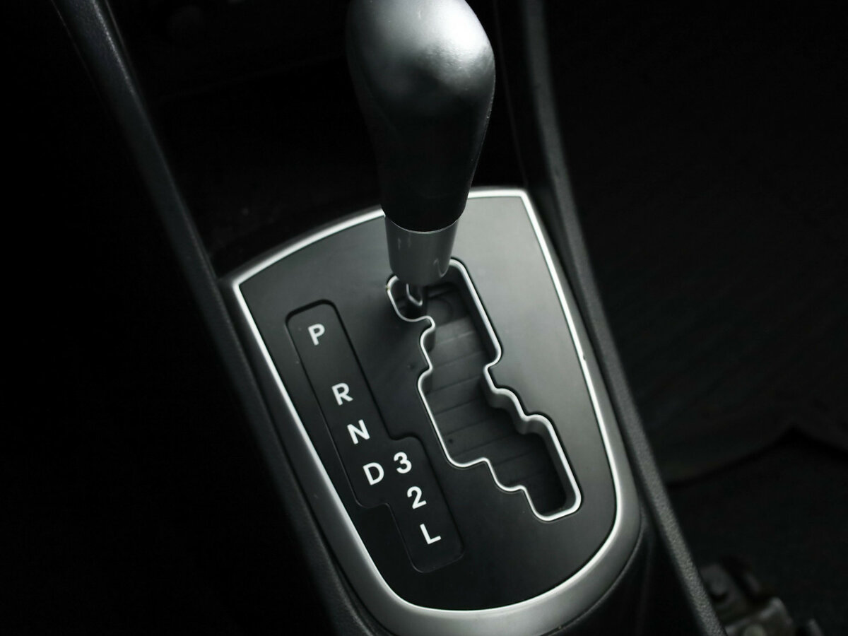 Hyundai Solaris с пробегом — 2013 год. Фото: #17