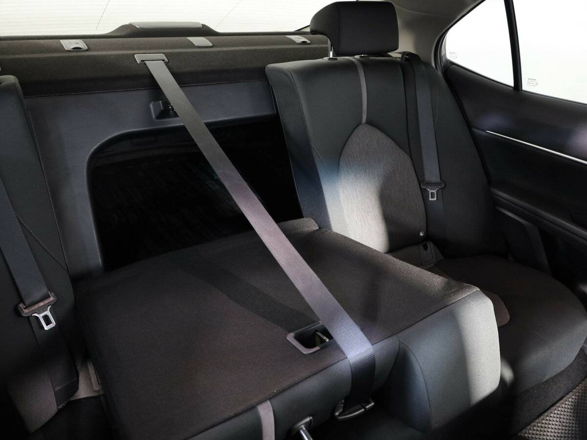 Toyota Camry с пробегом — 2021 год. Фото: #25