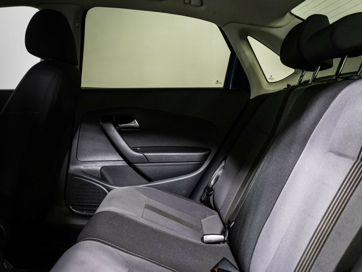 Volkswagen Polo с пробегом — 2016 год. Фото: #12