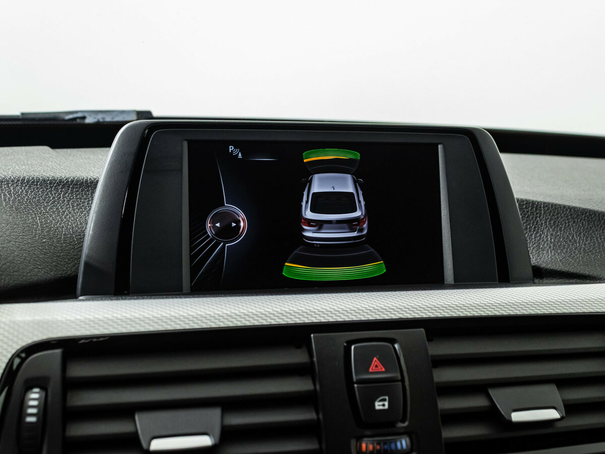 BMW 3 серии с пробегом — 2015 год. Фото: #11