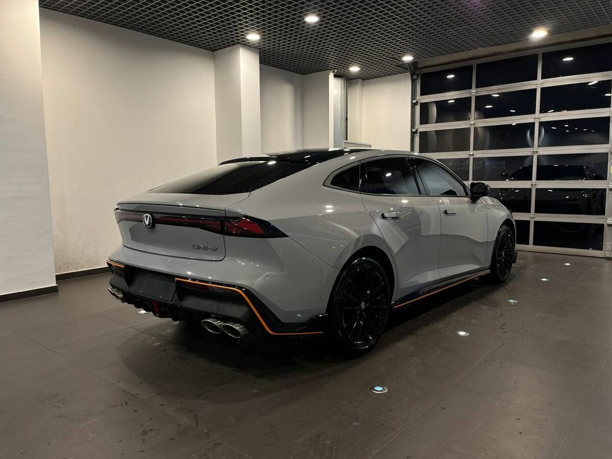 Changan UNI-V с пробегом — 2023 год. Фото: #1