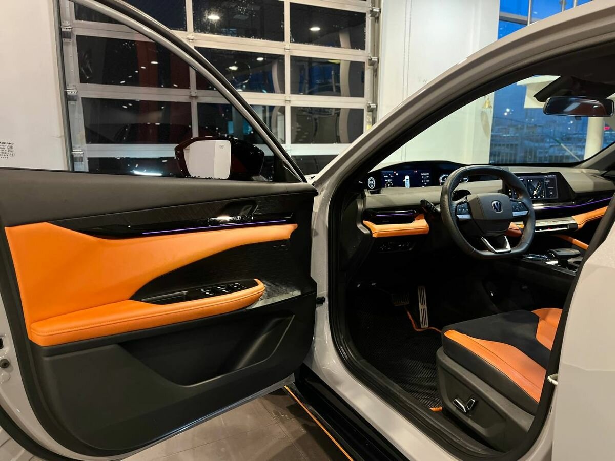 Changan UNI-V с пробегом — 2023 год. Фото: #17