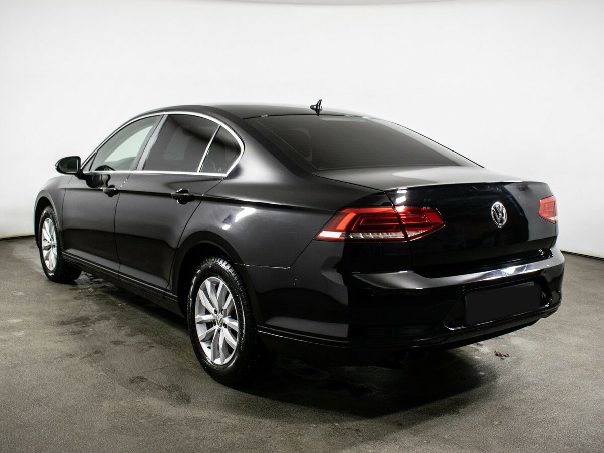 Volkswagen Passat с пробегом — 2017 год. Фото: #6