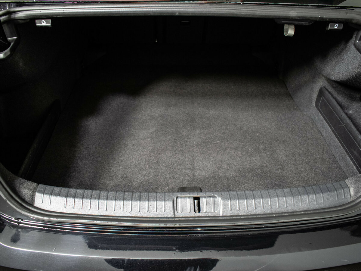 Volkswagen Passat с пробегом — 2017 год. Фото: #8