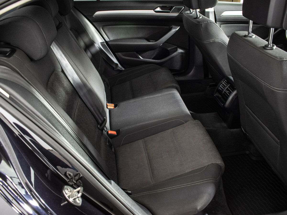 Volkswagen Passat с пробегом — 2017 год. Фото: #10