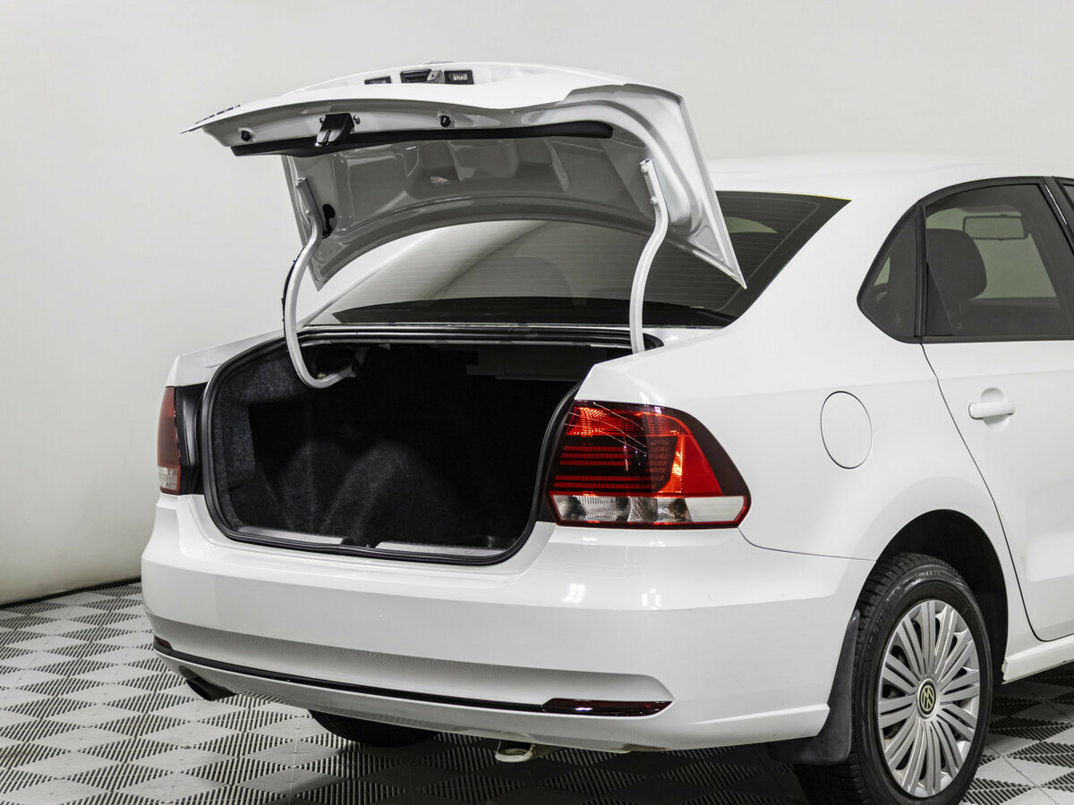 Volkswagen Polo с пробегом — 2016 год. Фото: #12