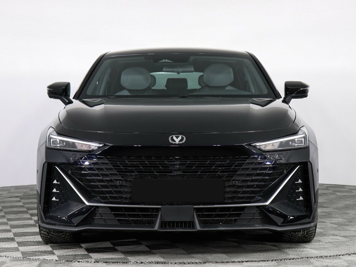 Changan UNI-V с пробегом — 2023 год. Фото: #1